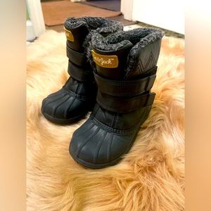 Boys cat and jack winter/snow boots
